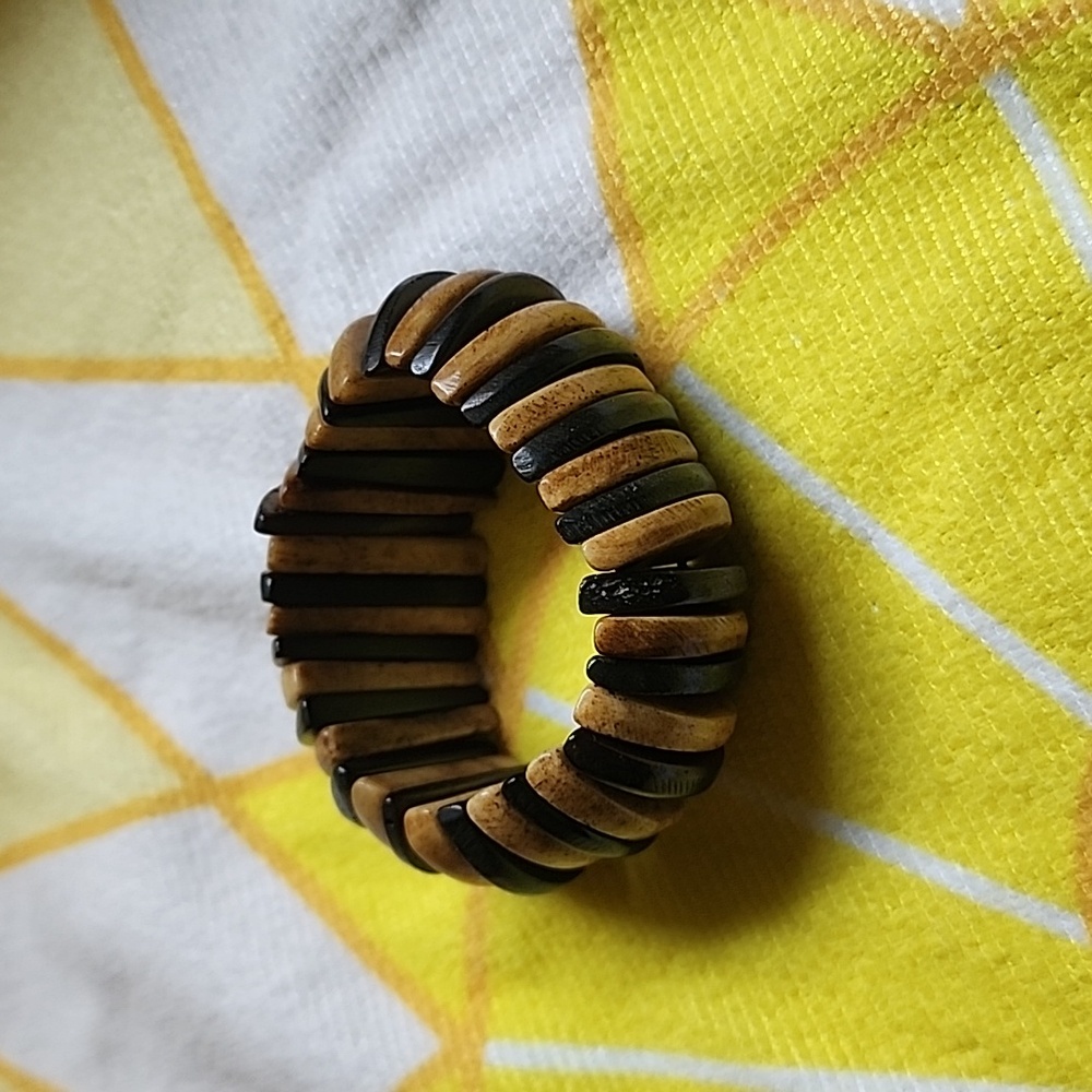 EUC - Wooden Cuff Stretch Bracelet in Light and Dark Brown - Picture 4 of 8